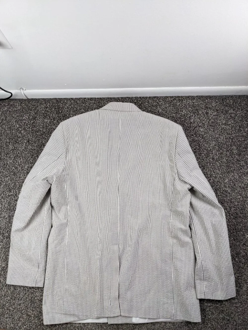 Studiosuits Sport Coat 42R Seersucker Double Breasted Peak Lapel Gray Striped
